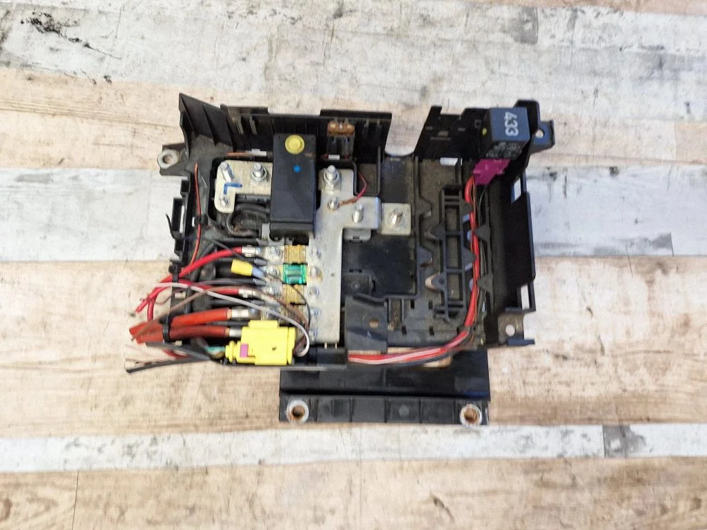 Fuse box set 7L0937548