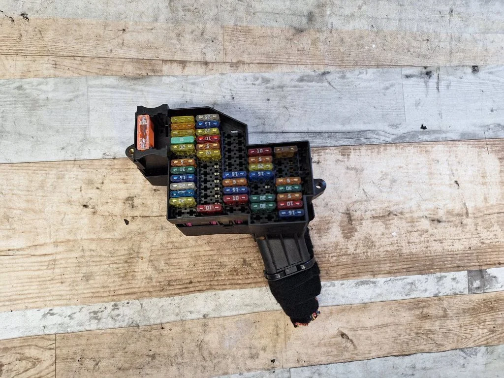 Fuse box set 7L0941824