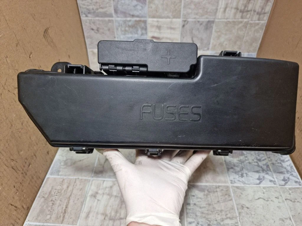 Fuse box set 9494210