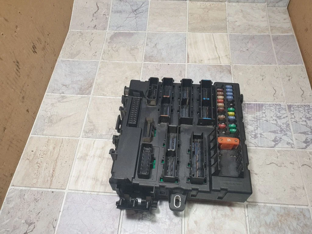 Fuse box set 460023260