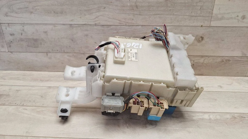 Fuse module 8273052321