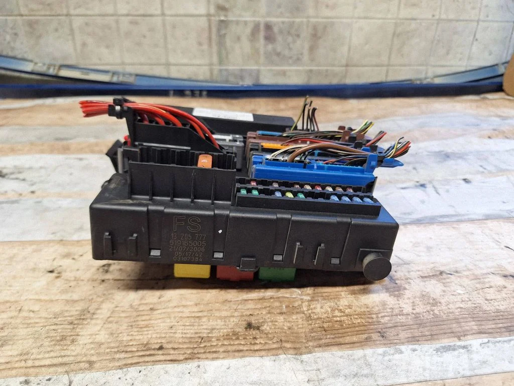 Fuse box set – Opel Vectra C (2005-2009)
