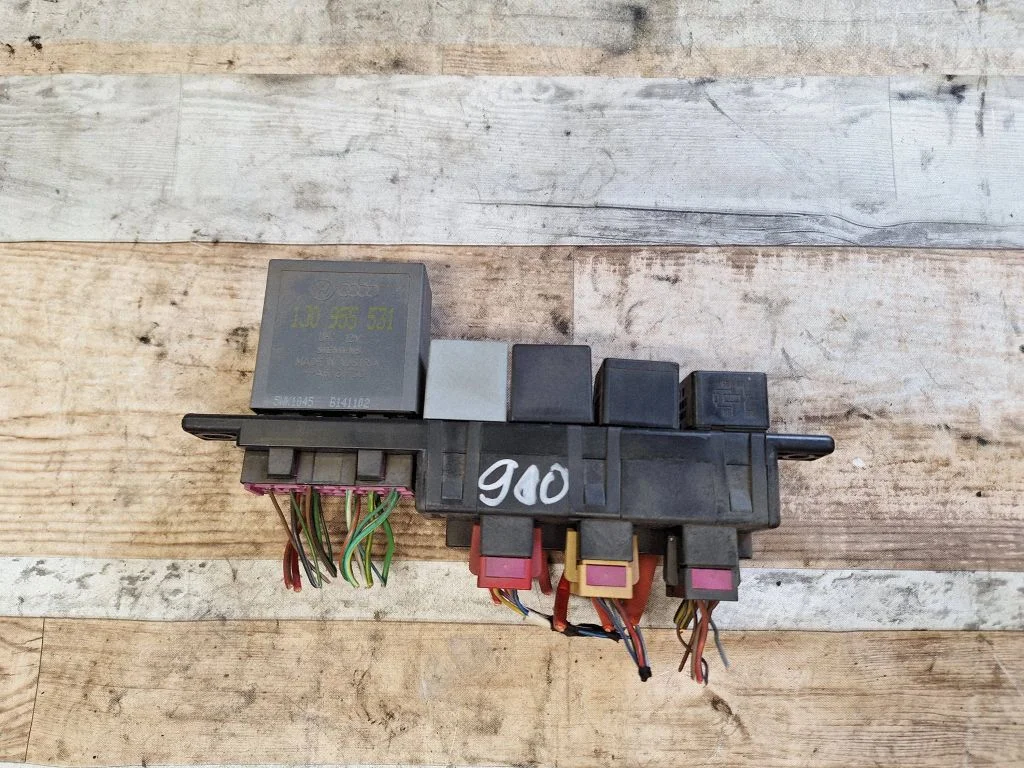Fuse box set 8L0941822