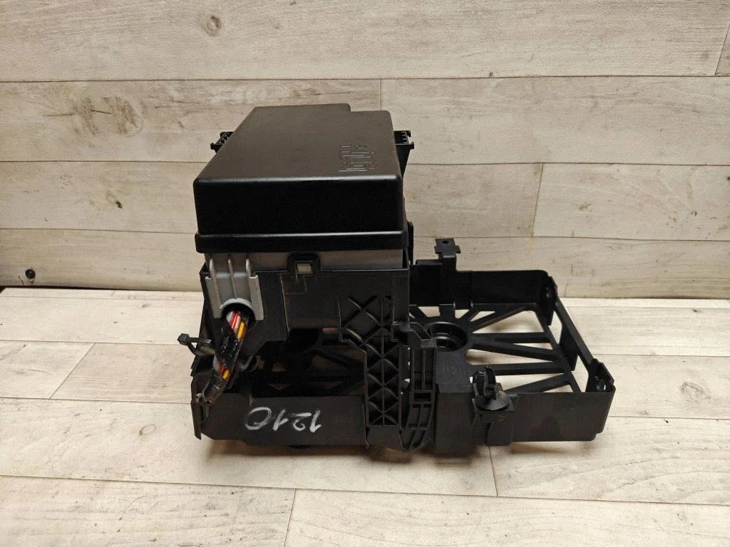 Kaitsmeplokk – Ford Transit -  Tourneo Connect (2009-2013)