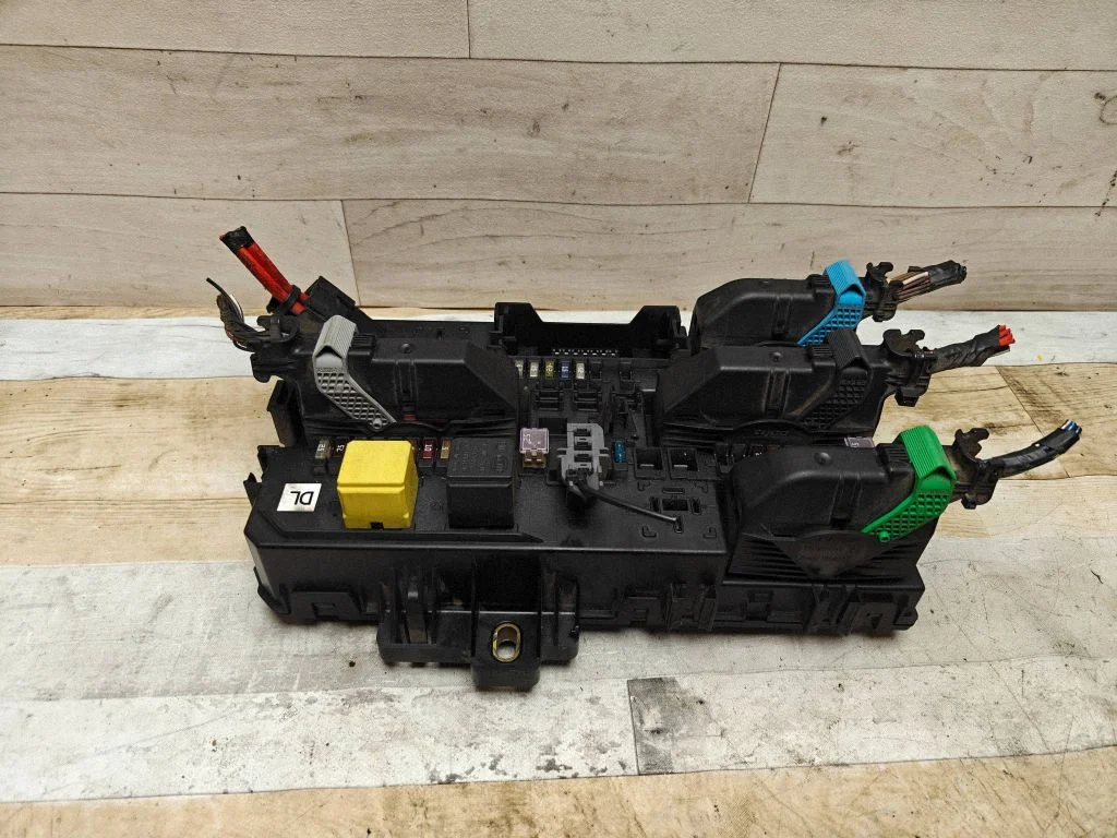 Drošinātāju bloks 13180775