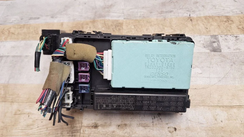 Fuse module 8264101080