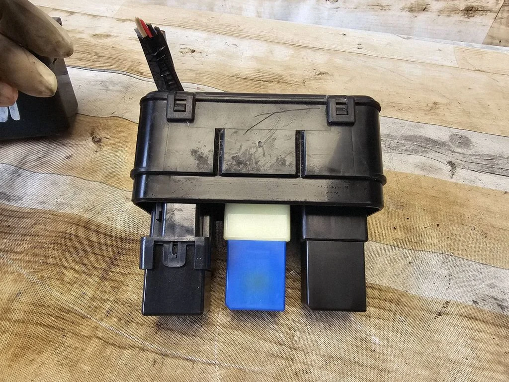 Fuse module 252307995A