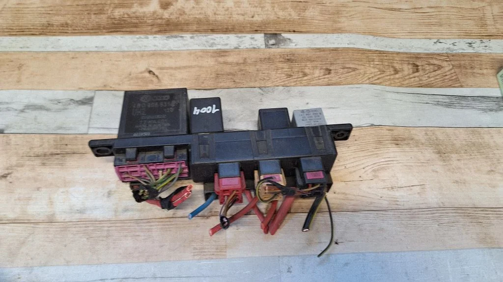 Drošinātāju bloks 8L0941822