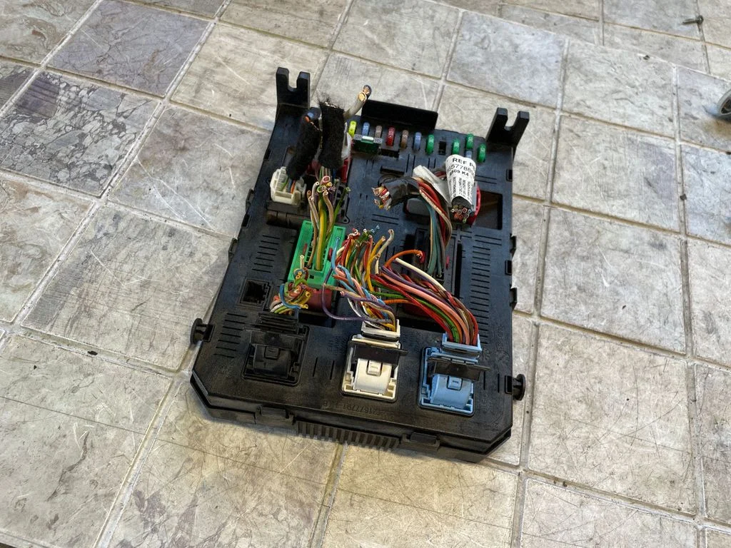 Fuse module – Citroen C5 (2005-2008)