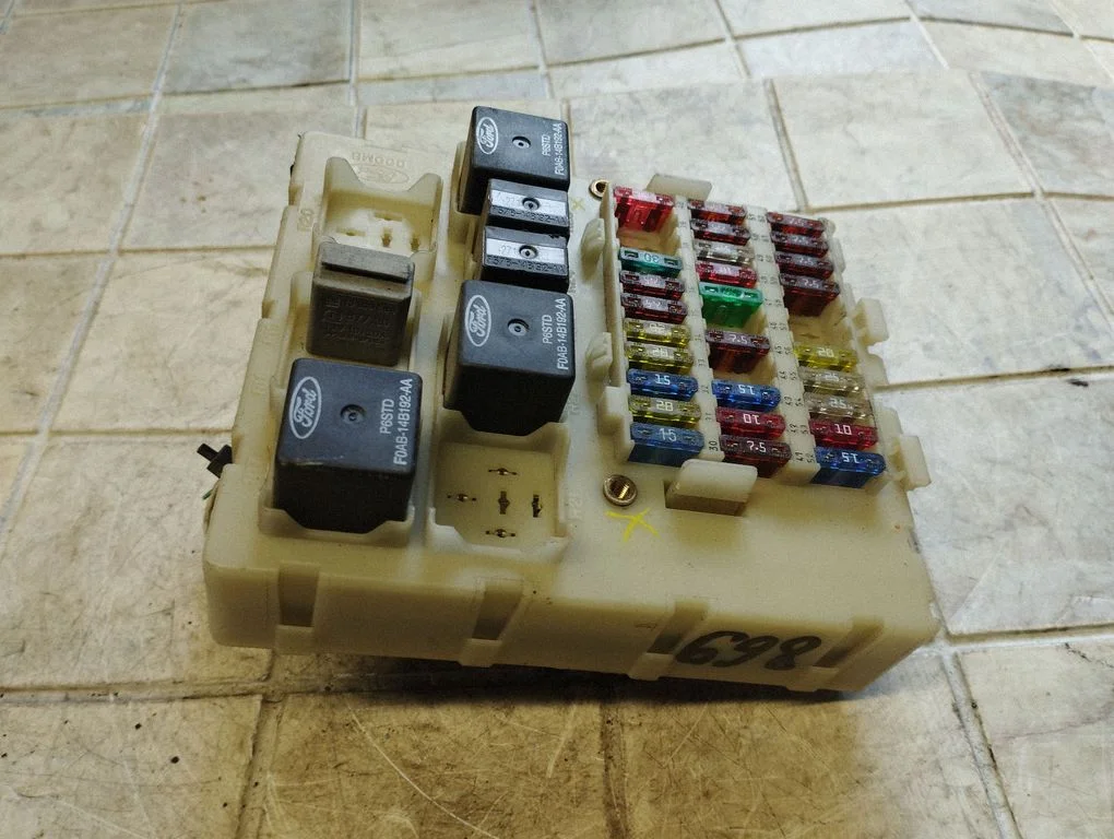Moduł bezpieczników 5S4T14A073AA