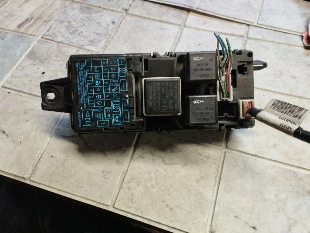 Moduł bezpieczników MB953355