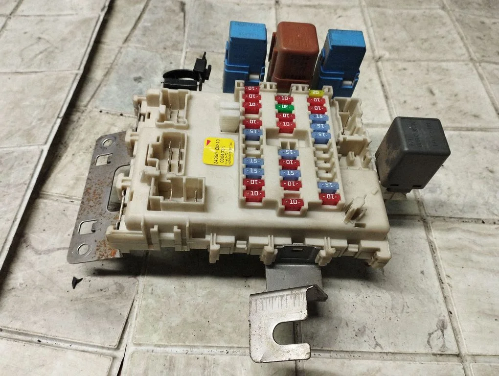 Drošinātāju bloks 24350BU210