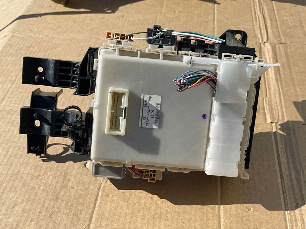 Fuse module 8273052G30