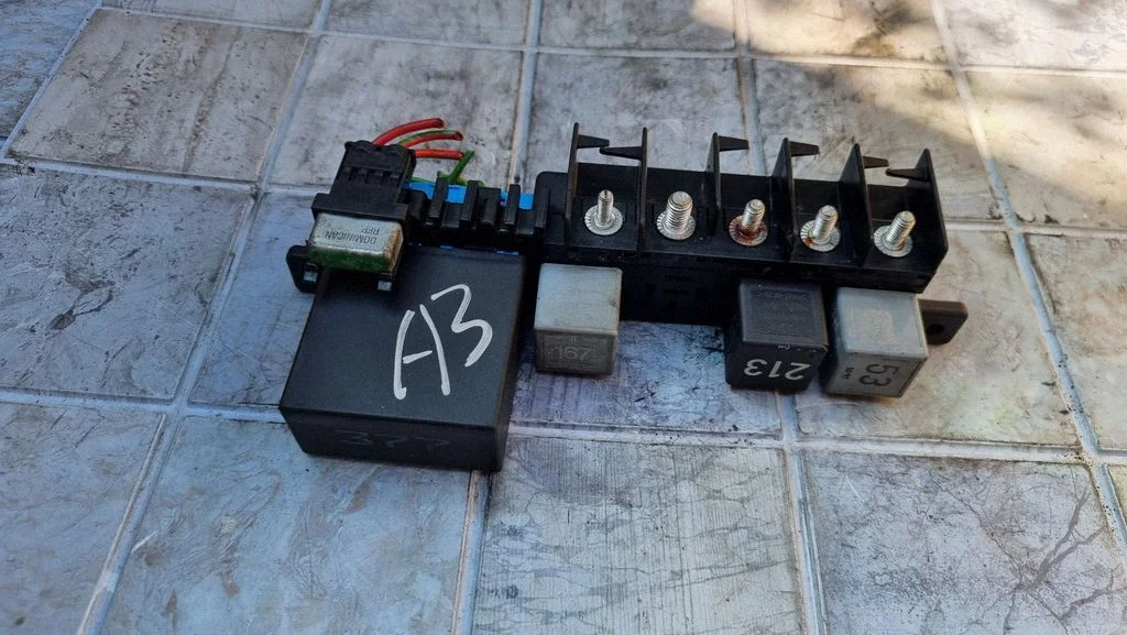 Fuse module – Audi A3 S3 8L (1996-2003)