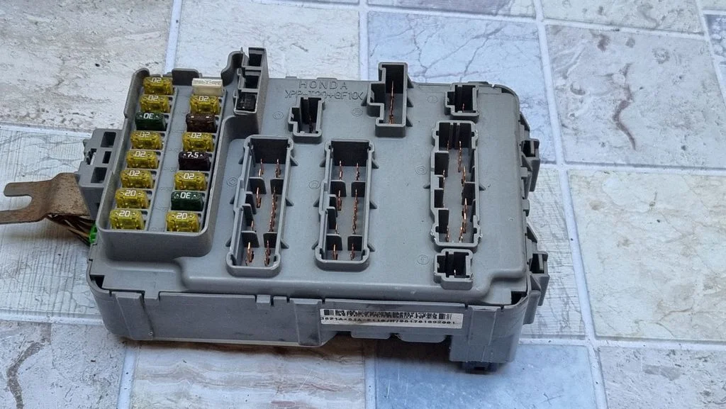 Fuse module 3821AS1AE110