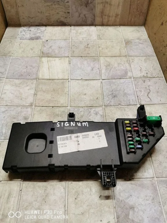 Fuse module – Opel Signum (2003-2008)