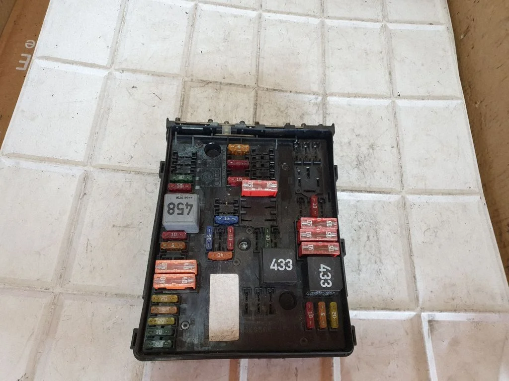 Fuse module – Volkswagen Golf Plus (2005-2013)