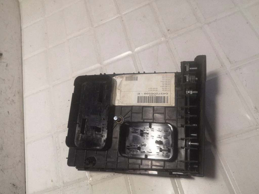 Fuse module – Volkswagen Touran I (2003-2010)