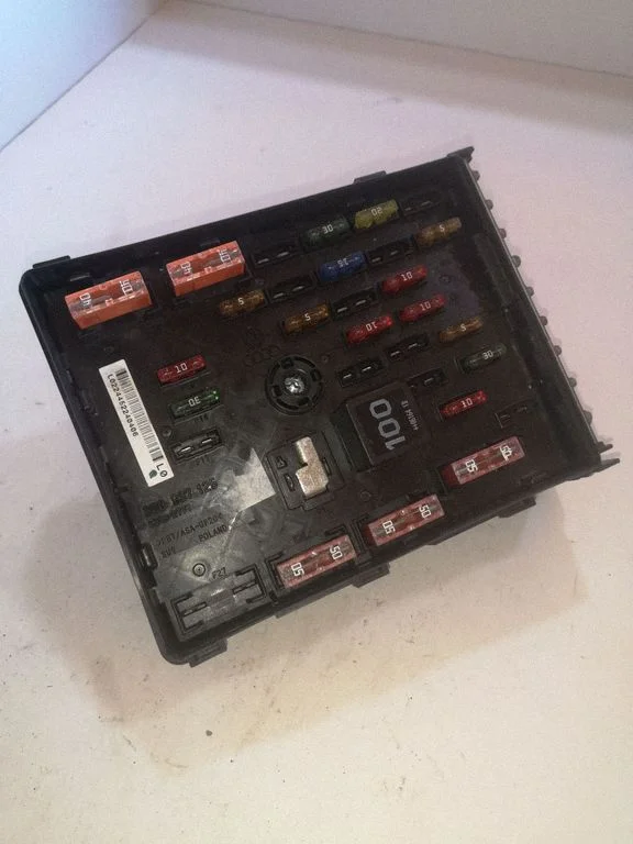 Drošinātāju bloks 3C0937125