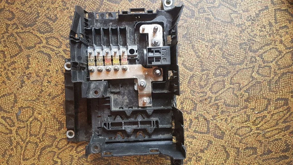 Fuse module – Audi Q7 4L (2005-2015)