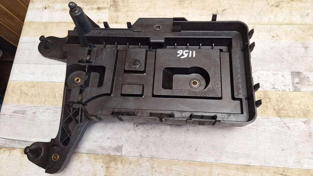Battery box tray 1K0915333C