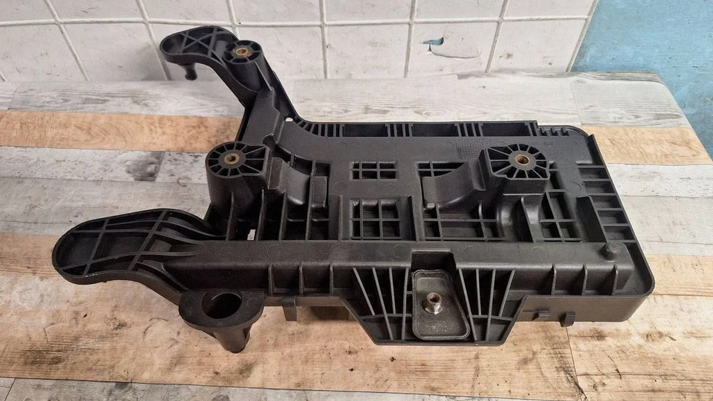 Aku kast – Volkswagen Passat B5.5 (2001-2005)