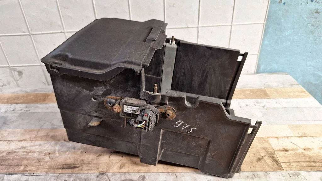 Battery box tray – Ford C-MAX II (2010-2019)