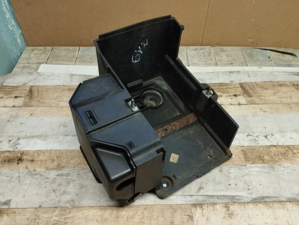 Battery box tray – Ford Focus C-MAX (2003-2010)