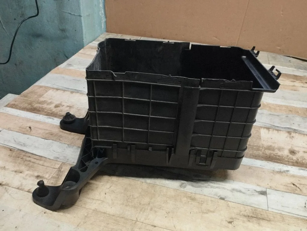 Battery box tray 1K0915333B