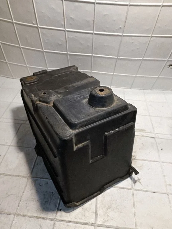Battery box tray CC3056040