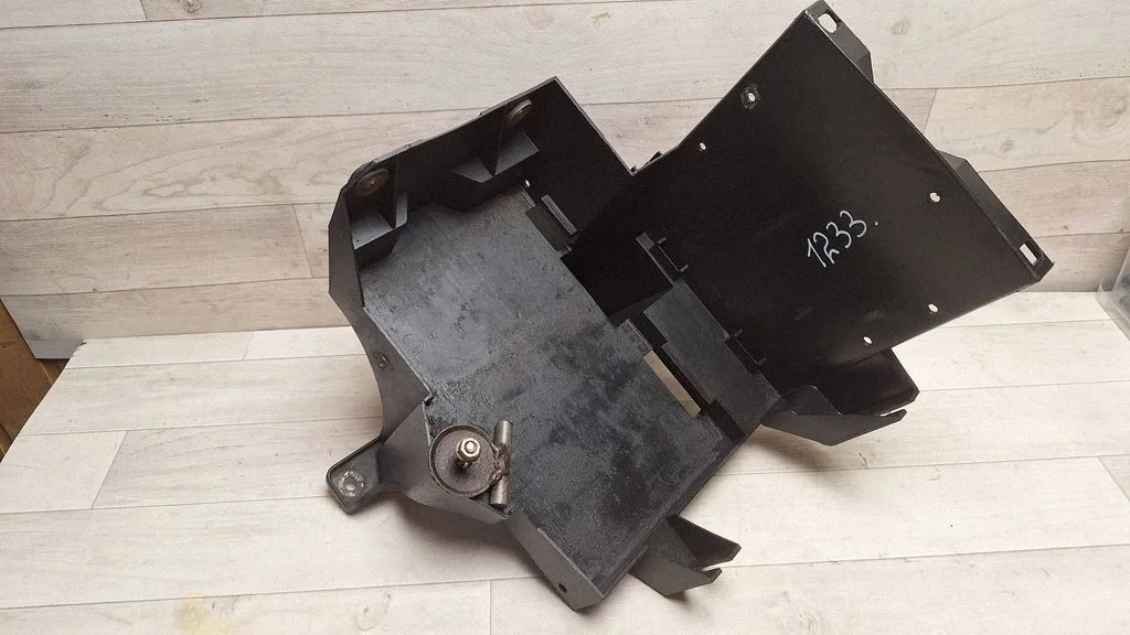 Battery tray