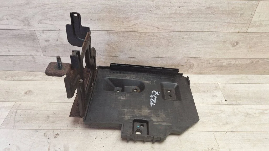 Battery tray 371502F100