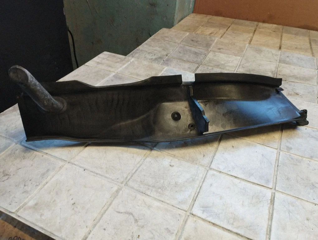 Other engine bay part 64316925973