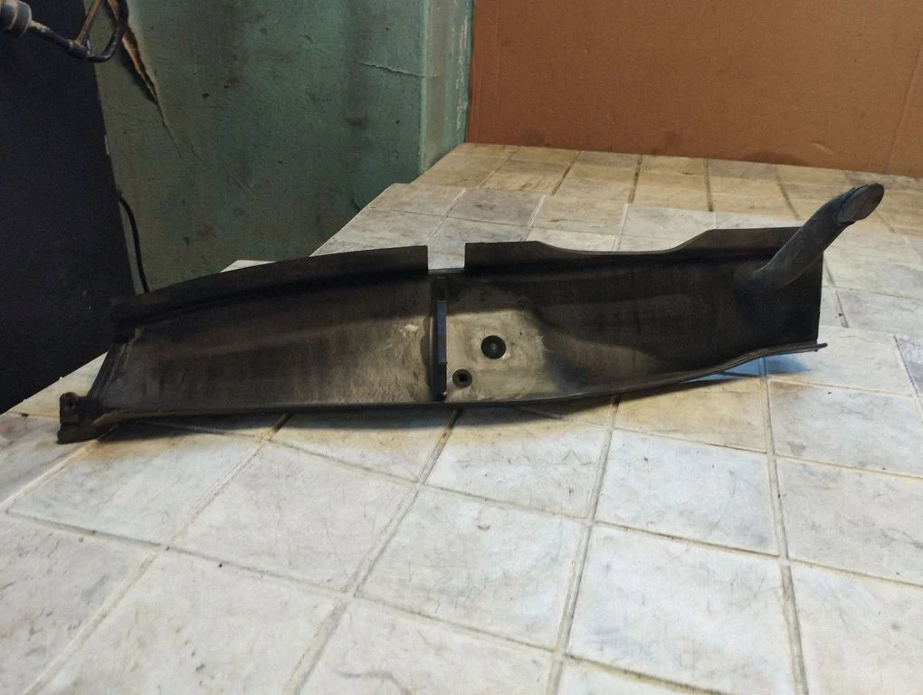 Other engine bay part 64316925974