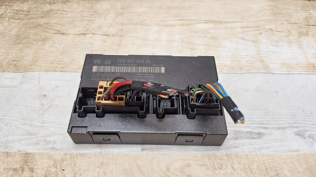Comfort/convenience module – Volkswagen Golf Plus (2005-2013)