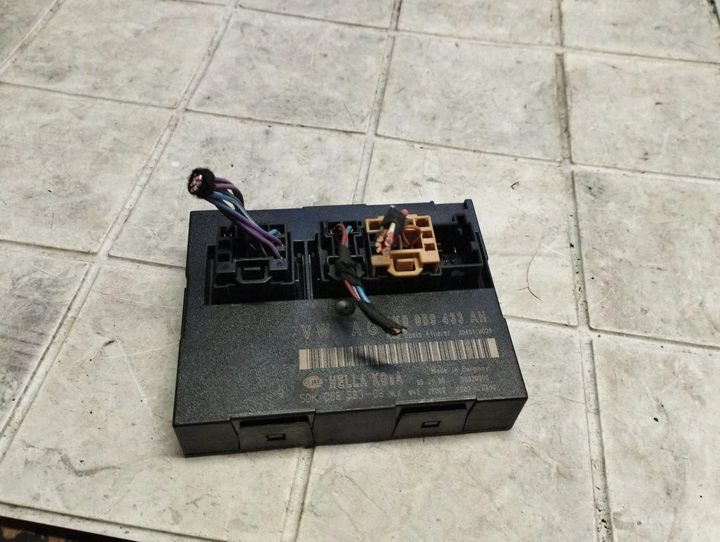 Comfort/convenience module 5DK00858308