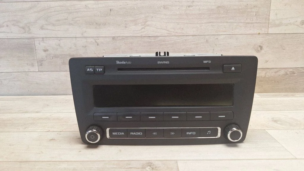 Radio, odtwarzacz CD/DVD, nawigacja 1Z0035161F