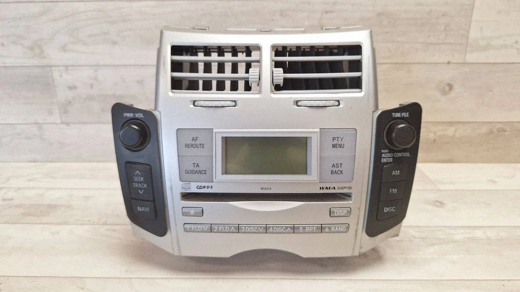 Radio/CD/DVD/GPS head unit 861200D210