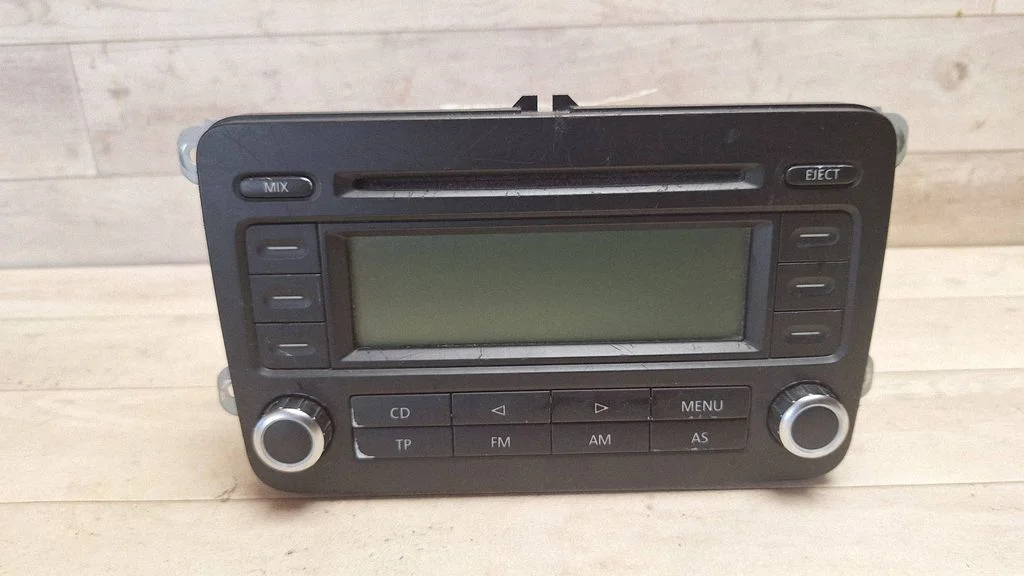 Radio/CD/DVD/GPS head unit VWZ2Z2E3036334