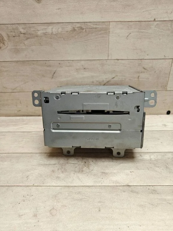 Radio/CD/DVD/GPS head unit 20854720