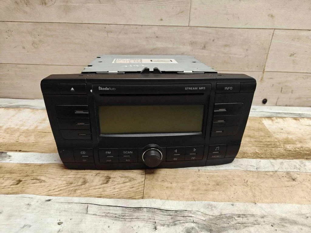 Radio, odtwarzacz CD/DVD, nawigacja 1Z0035161C