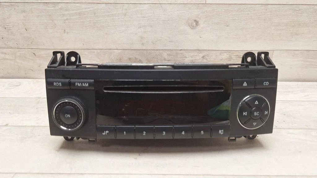 Radio/CD/DVD/GPS head unit – Mercedes-Benz B-Class W245 (2005-2011)