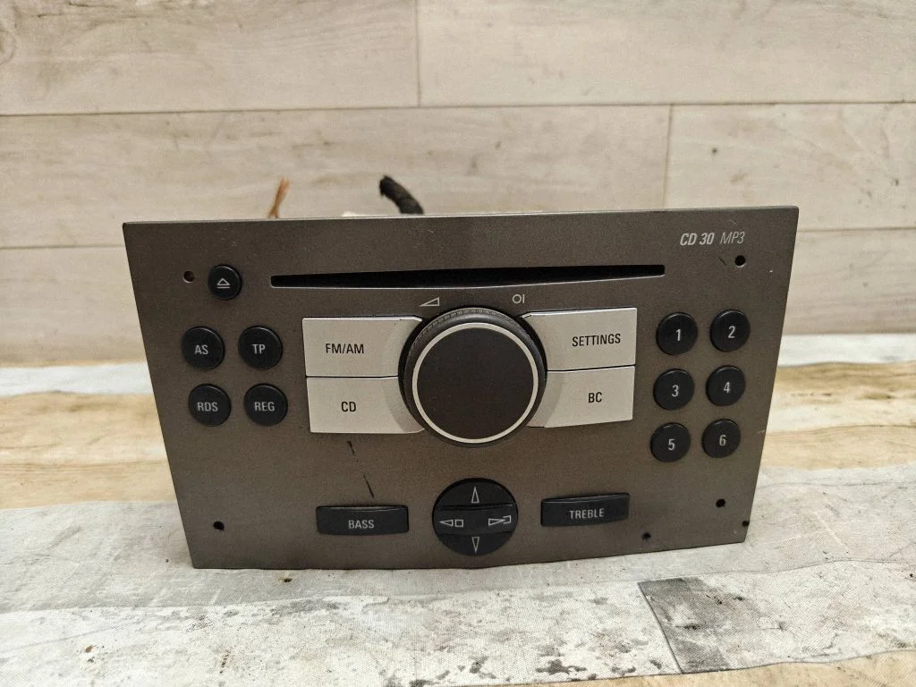 Radio/CD/DVD/GPS head unit 13154304