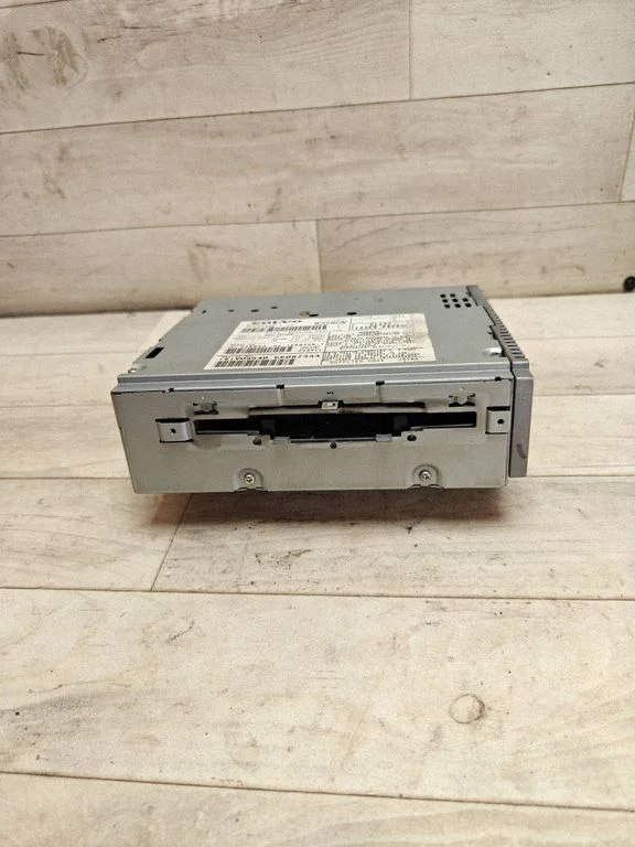 Radio/CD/DVD/GPS head unit 30732668AD