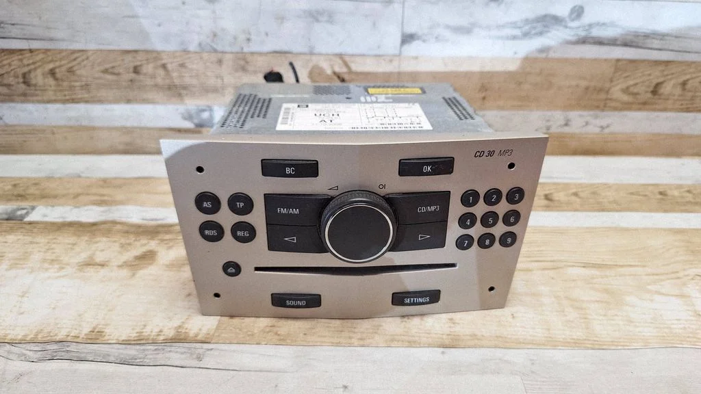Radio/CD/DVD/GPS head unit – Opel Zafira B (2005-2014)