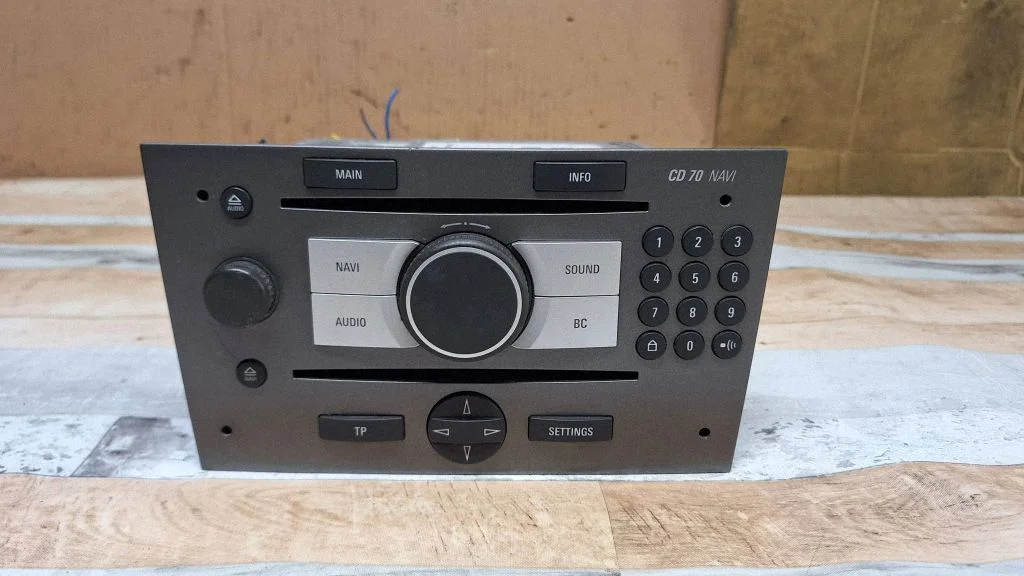 Radio/CD/DVD atskaņotājs/navigācija 13188477
