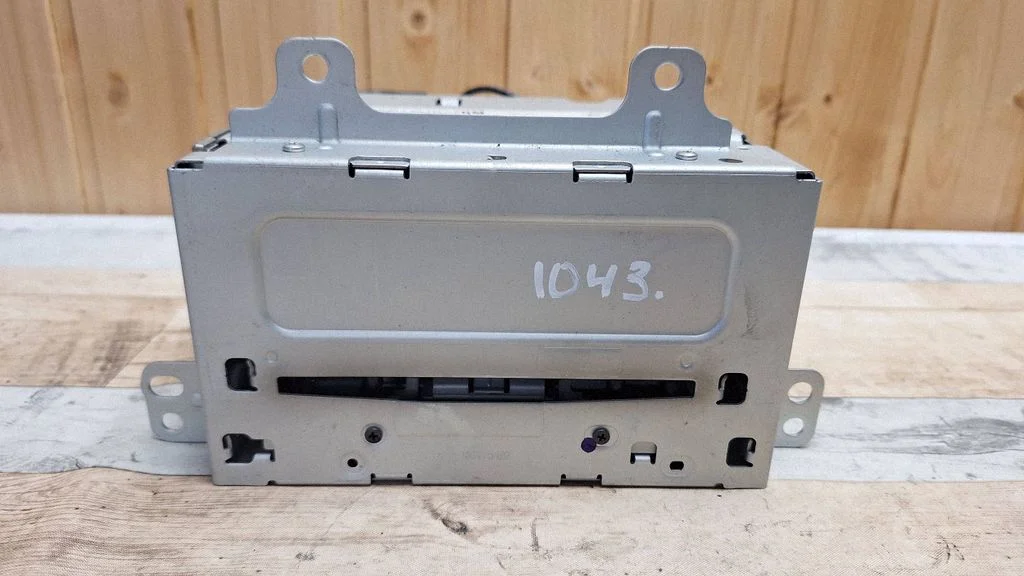Radio/CD/DVD/GPS head unit – Opel Insignia A (2008-2017)