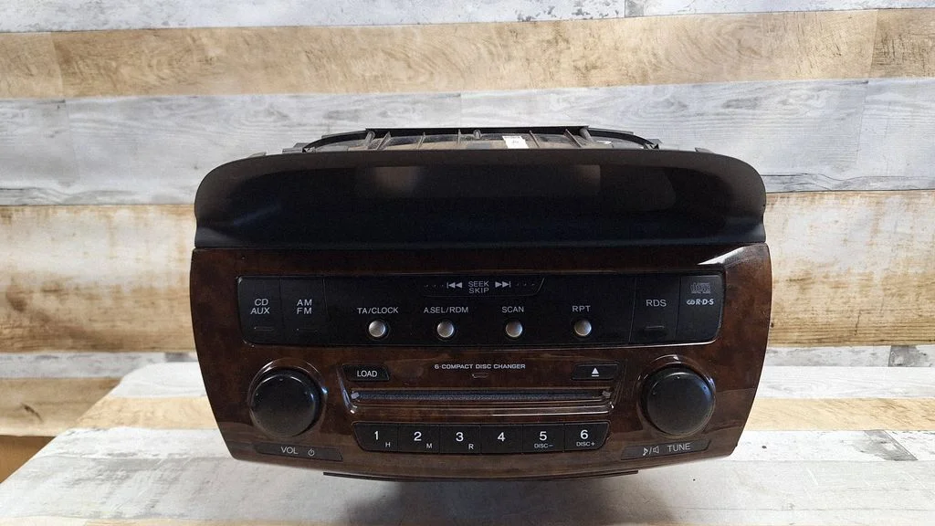 Radio/CD/DVD/GPS head unit 39100SJDG21