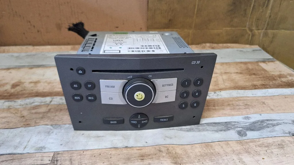 Radio/CD/DVD/GPS head unit – Opel Zafira B (2005-2014)