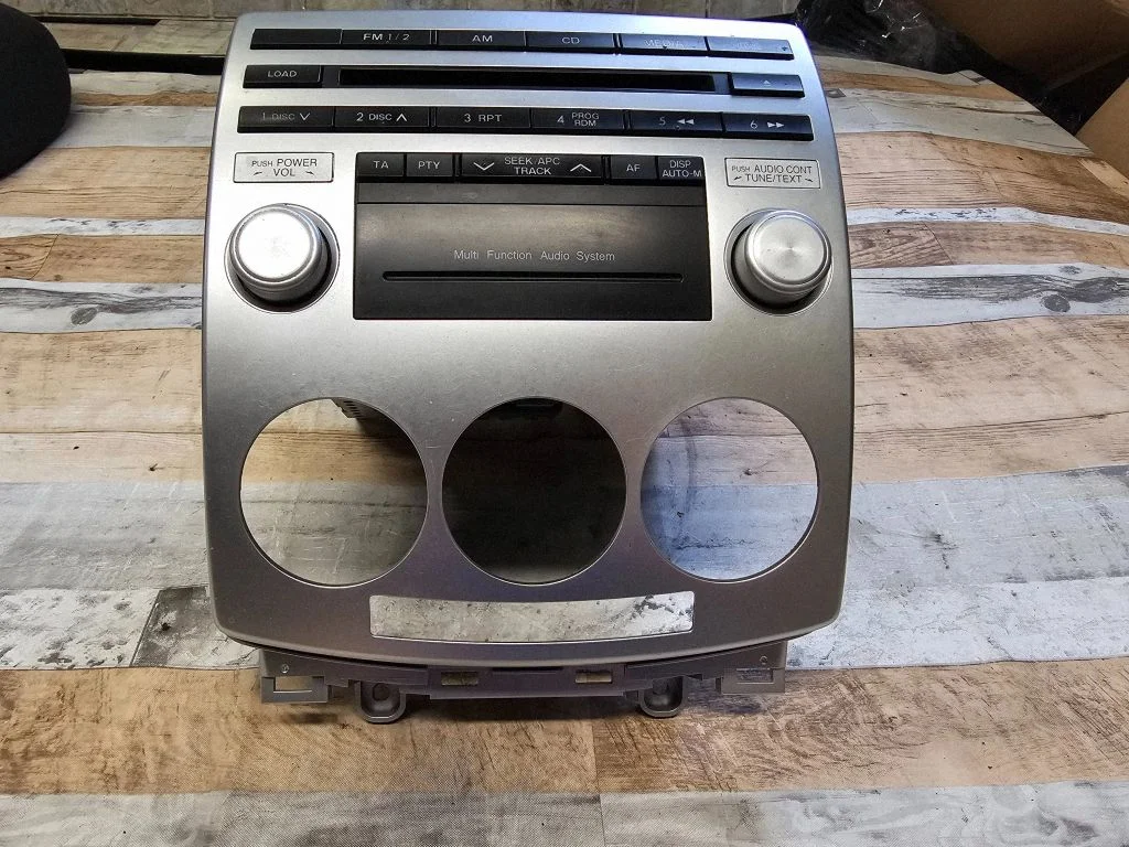 Radio, odtwarzacz CD/DVD, nawigacja CC9366AR0